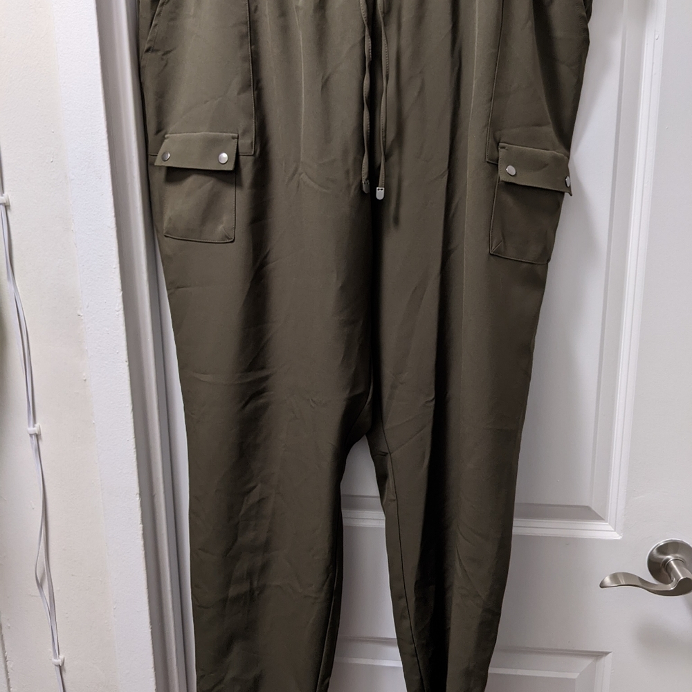 Penningtons / Olive Cargo style Drawstring Jogger